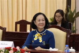 Party official visits Bolikhamxay province of Laos