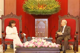 Party leader hosts Greek President in Hanoi