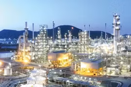 Thai oil refining firm eyes investment in Vietnam