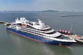Quang Ninh province welcomes first cruise ship this year