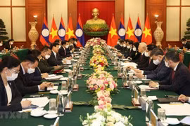 Vietnam, Laos stand side by side in development path