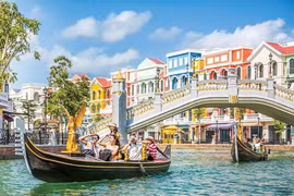 Travel firms make plans for summer vacation