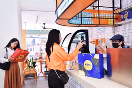 Moon cake brands prepare for upcoming mid-autumn festival