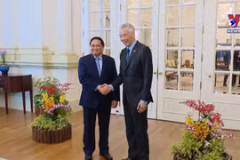PM holds talks with Singaporean counterpart