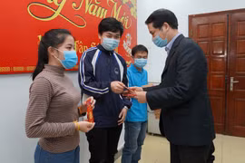 Foreign students in Vietnam get support to have a happy Tet