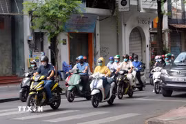HCM City fines people for not wearing face masks in public from Aug. 5