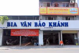 Hanoi closing beer clubs to fight COVID-19