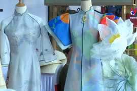 “Ao dai” community week goes viral in Hue