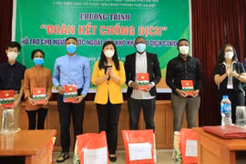 Hanoi supports foreigners in difficulties due to COVID-19