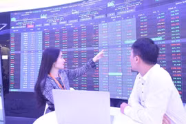 HNX tests new board for HoSE's stocks
