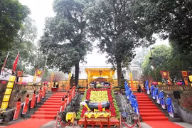 Thang Long citadel hosts imperial rituals to keep tradition alive