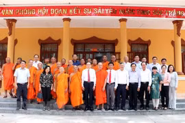 Permanent Vice NA Chairman pays Chol Chnam Thmay visit to Soc Trang 