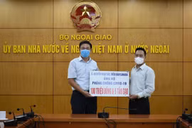 Vietnamese Canadian makes donation to fight COVID-19