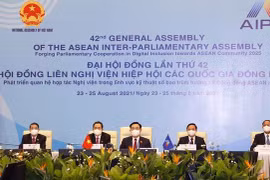 NA Chairman Vuong Dinh Hue attends AIPA-42 opening ceremony