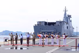 Three Australian warships visit Vietnam