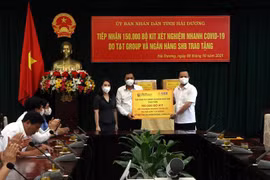 Businesses donate 150,000 COVID-19 rapid test kits to Hai Duong