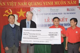 American veterans deliver flood relief for Vietnam