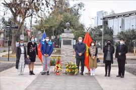 Tribute paid to President Ho Chi Minh on National Day in Chile, Russia