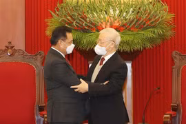 Party leader welcomes visiting chairman of Lao parliament