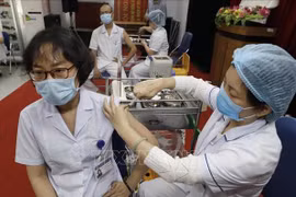 PM urges safe, prompt COVID-19 vaccination