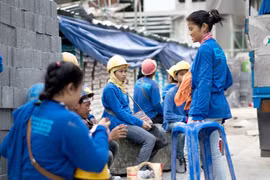Thailand approves process to bring in migrant workers
