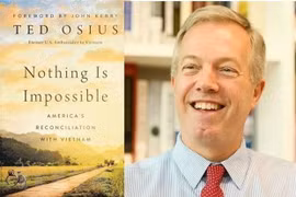 Former US ambassador writes on US reconciliation with Vietnam
