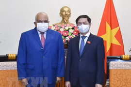  Foreign Minister receives new Cuban Ambassador