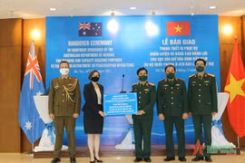Australia donates peacekeeper training equipment to Vietnam 