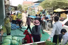 Support delivered to Vietnamese-Cambodians under quarantine in Cambodia
