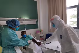 Face masks presented to Vietnamese community in Laos