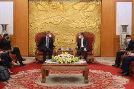 Ruling parties of Vietnam, Singapore seek stronger cooperation