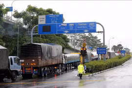 Singapore, Malaysia reopen land border, Indonesia bans arrivals from 11 countries