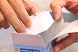 Vietnam Buddhist Sangha presents COVID-19 test kits to Nepal