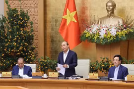 Gov’t seeks ways to contain COVID-19 outbreaks, care for people during Tet