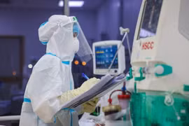  Over 2,000 medical devices and supplies transported to HCM City