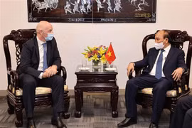 State leader hosts FIFA President in New York
