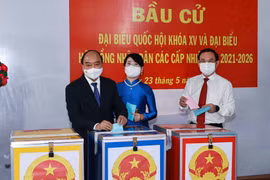 President Nguyen Xuan Phuc joins HCM City voters in elections