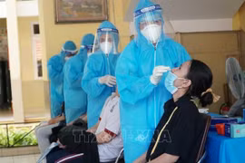 HCM City to test all residents for COVID-19 during social distancing