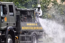 Vietnam discovers two new strains of SARS-CoV-2 from imported cases