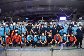 Vietnam football team return home to prepare for match against Australia