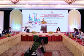 Ho Chi Minh City's leaders talk with foreign cultural officers, reporters