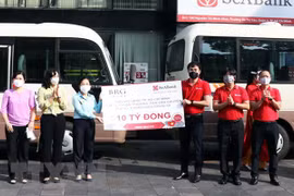 HCM City receives more assistance for COVID-19 fight
