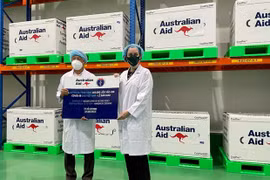 Vietnam receives 403,000 COVID-19 vaccine doses donated by Australian Government