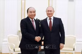 President Nguyen Xuan Phuc holds talks with Russian counterpart Vladimir Putin