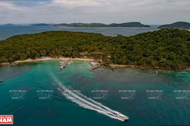 Phu Quoc to inoculate entire population in bid to revive tourism