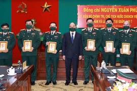 President inspects combat readiness in Military Region 7