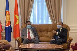 Lao ambassador to France congratulates Vietnam on 76th National Day