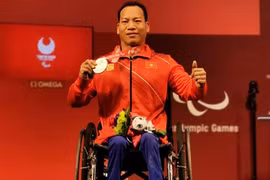 Powerlifter Le Van Cong wins silver at Tokyo 2020 Paralympics