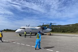 VASCO safely flies COVID-19 vaccine to Con Dao island
