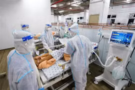 Vietnam logs additional 14,224 COVID-19 cases